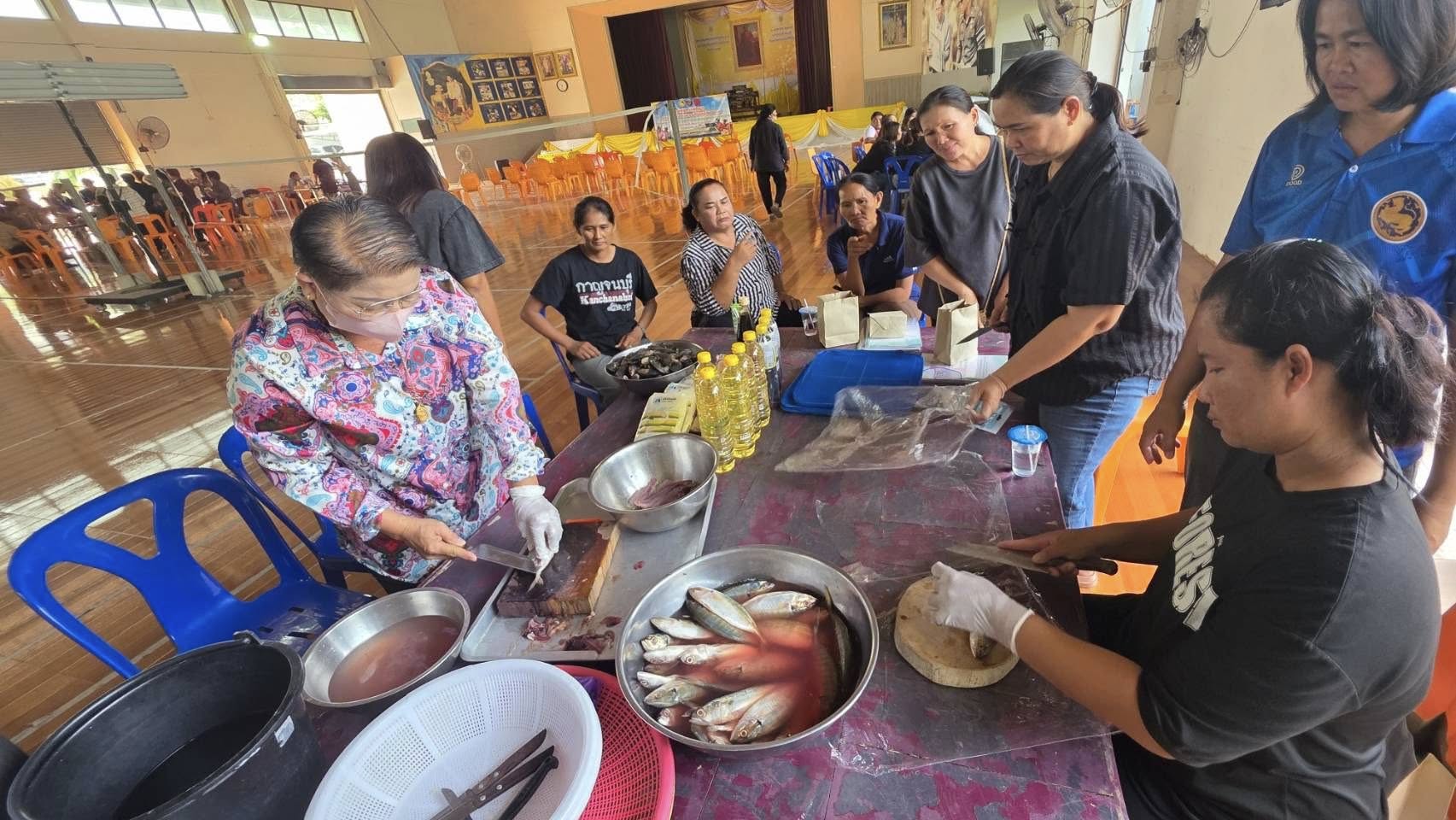 พช.ประจวบคีรีขันธ์ ขับเคลื่อนกิจกรรมพัฒนาคุณภาพชีวิตครัวเรือน ณ อำเภอปราณบุรี
