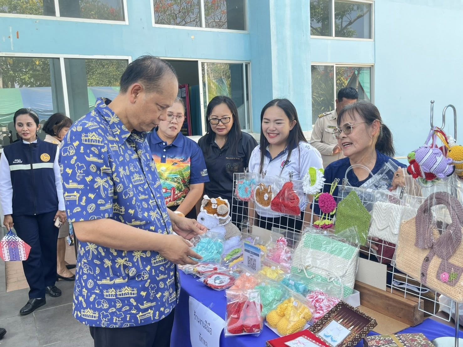 พช.ประจวบฯ ร่วมเปิดงาน "ไทยช่วยไทย" มหกรรมสินค้าราคาประหยัด มุ่งลดภาระค่าครองชีพประชาชน อ.สามร้อยยอด